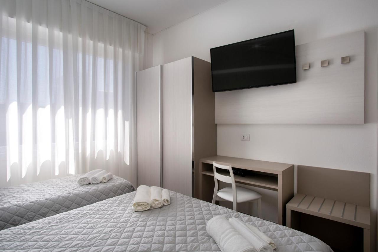 Marittimo Al Mare - Mimma Hotel Milano Marittima Bagian luar foto